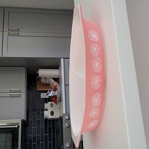 Vintage pink Daisy Pyrex
